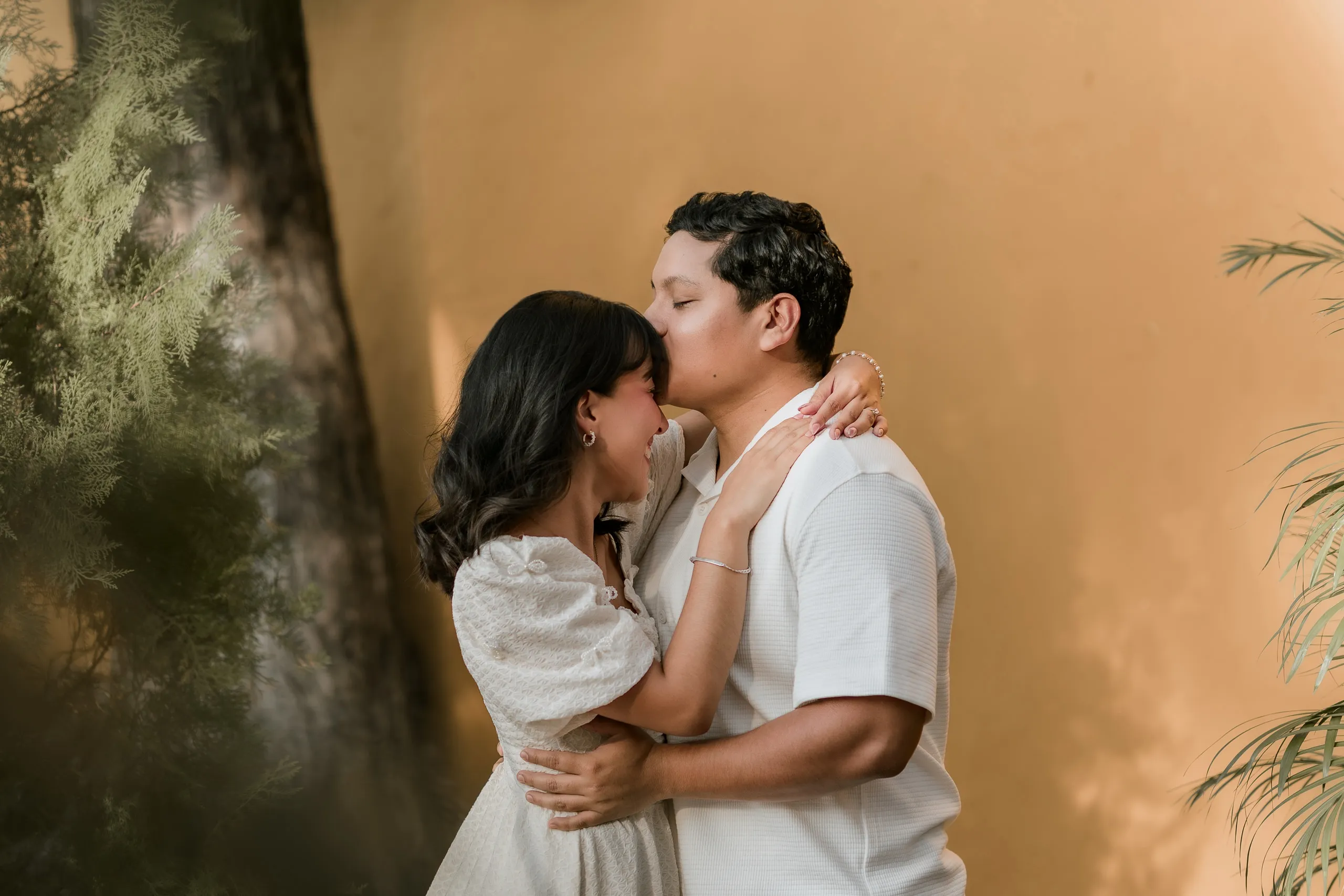 Jorge y Emma abrazados